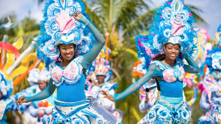 junkanoo-dancers-bahamas-blue-outfits