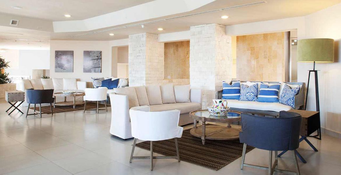 hotel-lobby-white-furniture