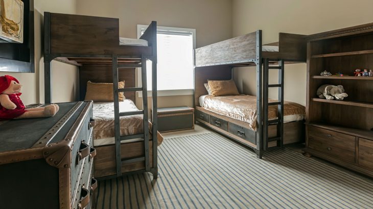 luxury-suite-guest-bedroom-bunk-beds