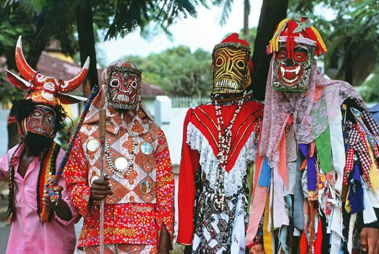 bahamas-junkanoo-costumes-masks-glitter