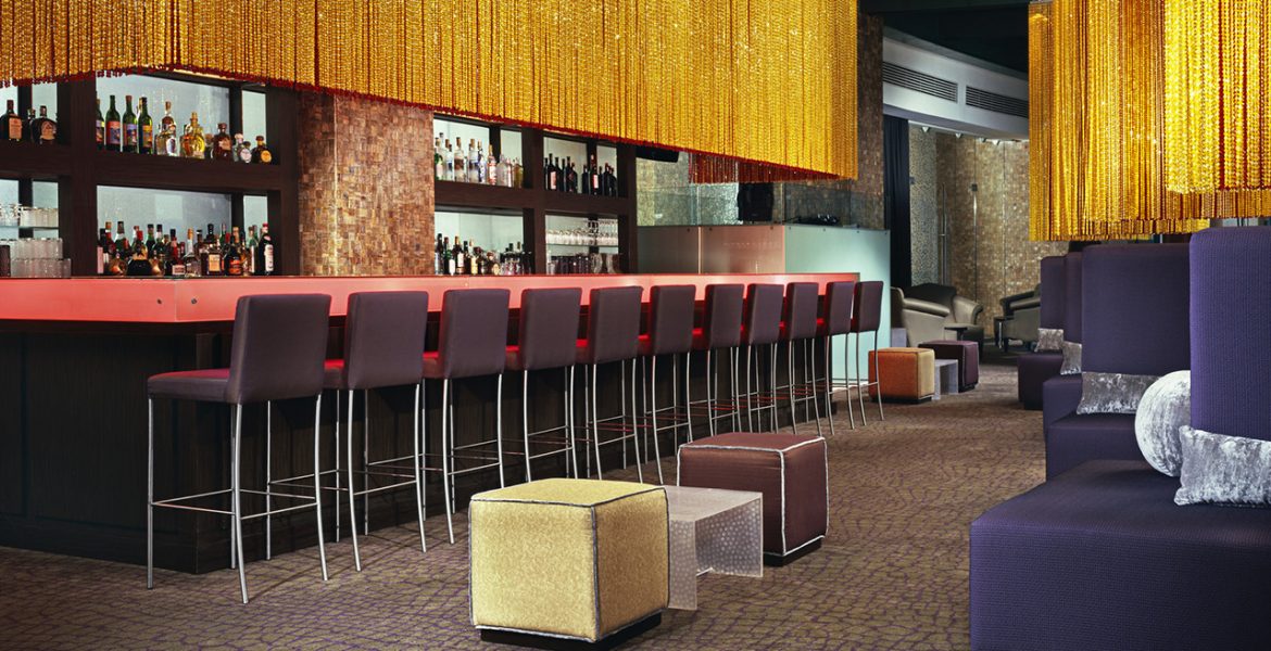 hotel-bar-high-chairs