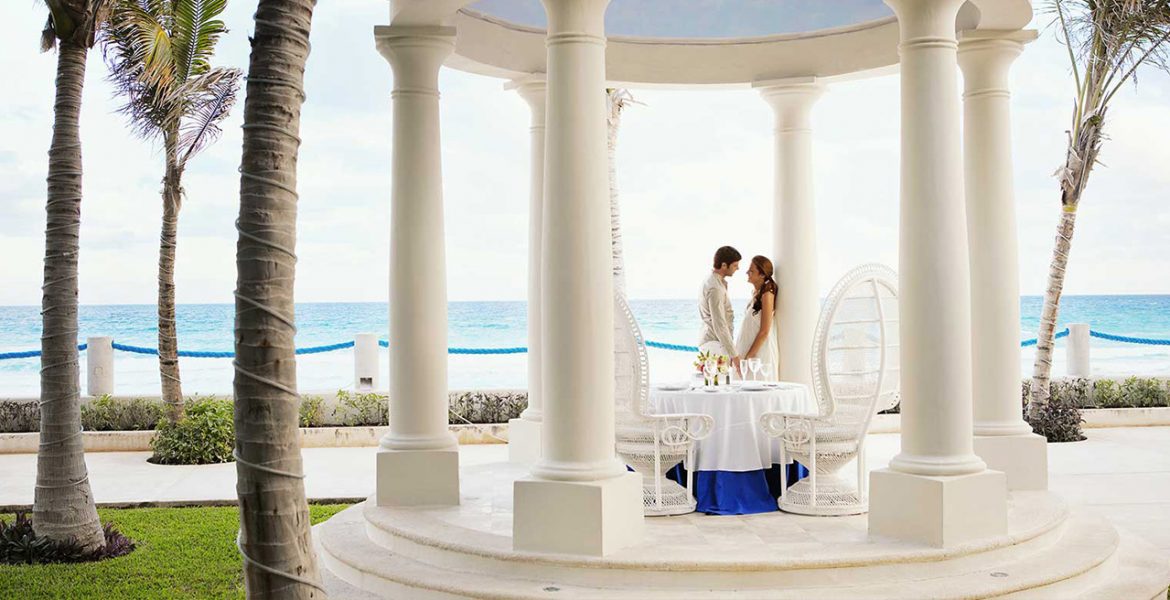 resort-white-wedding-veranda-couple-close-underneath