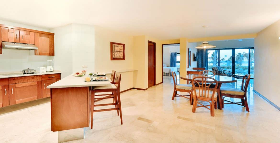 resort-suite-kitchenette-sitting-area