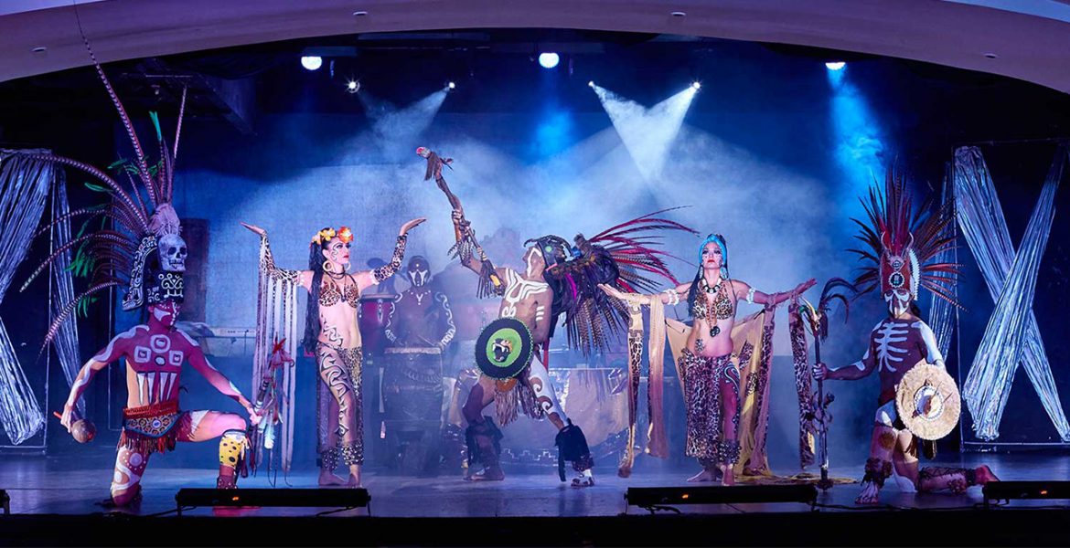 hotel-entertainment-mayan-costumed-performers