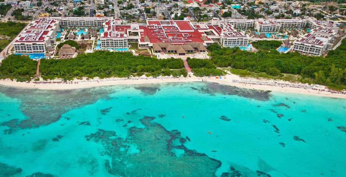 aerial-view-beach-hotel-turquoise-ocean