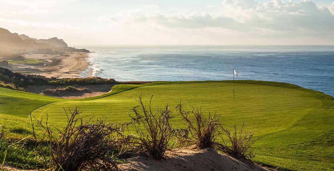 golf-course-green-on-the-water