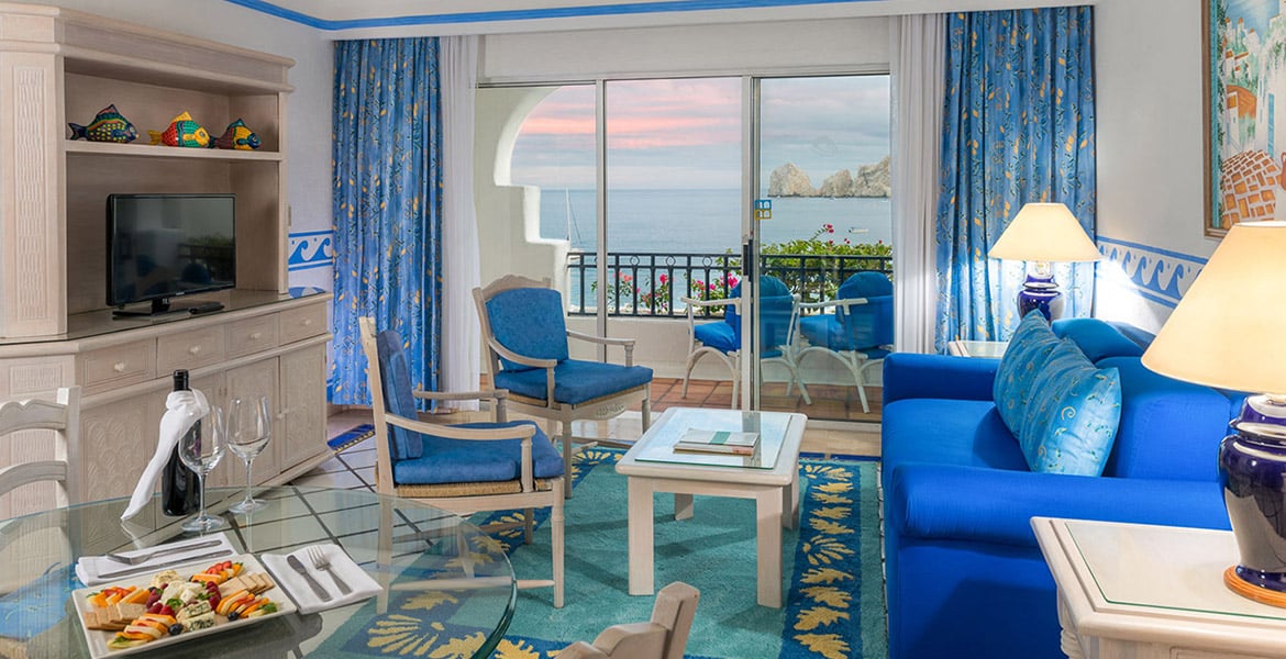 resort-suite-sitting-area-blue-decor