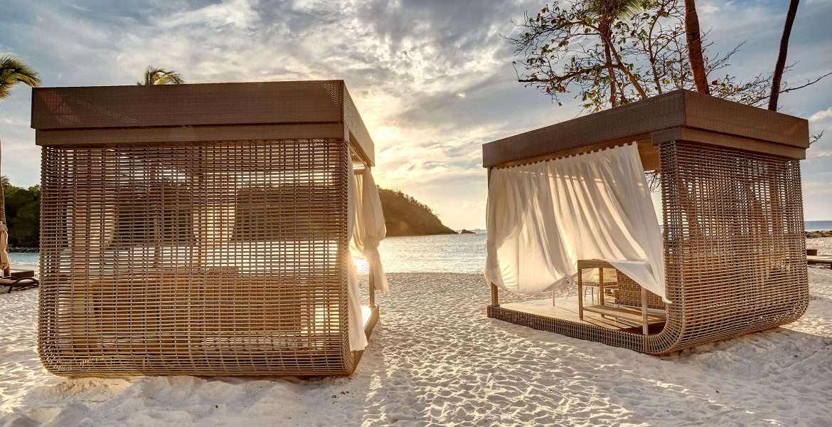 balinese-beds-on-white-sand-beach