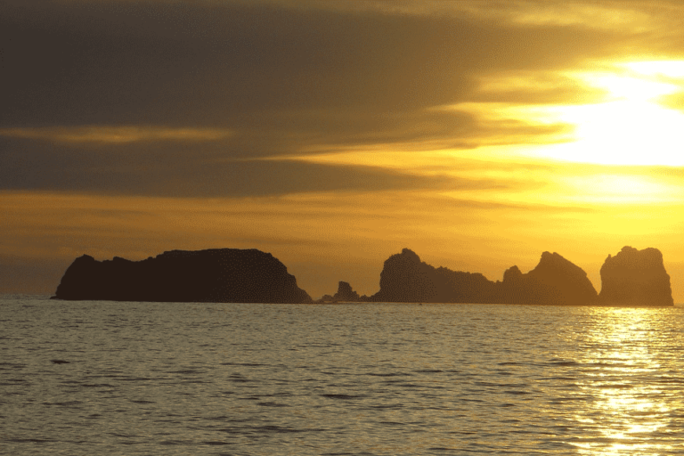 ixtapa-mexico-sunset-view-rocks
