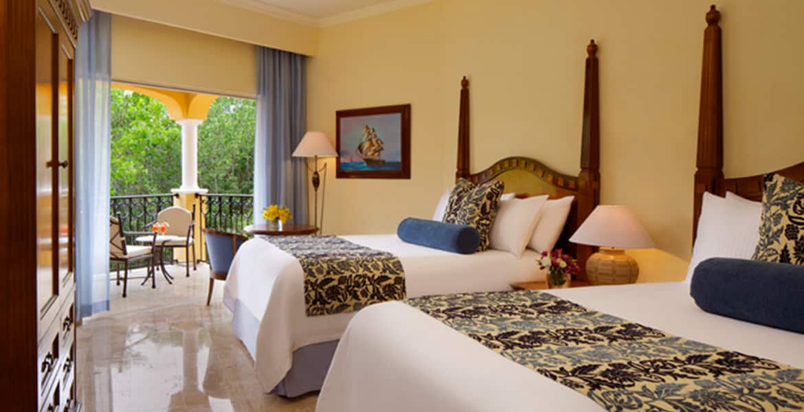 resort-suite-two-twin-beds-garden-view