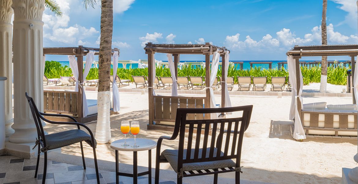 resort-cabana-on-beach-table-chairs