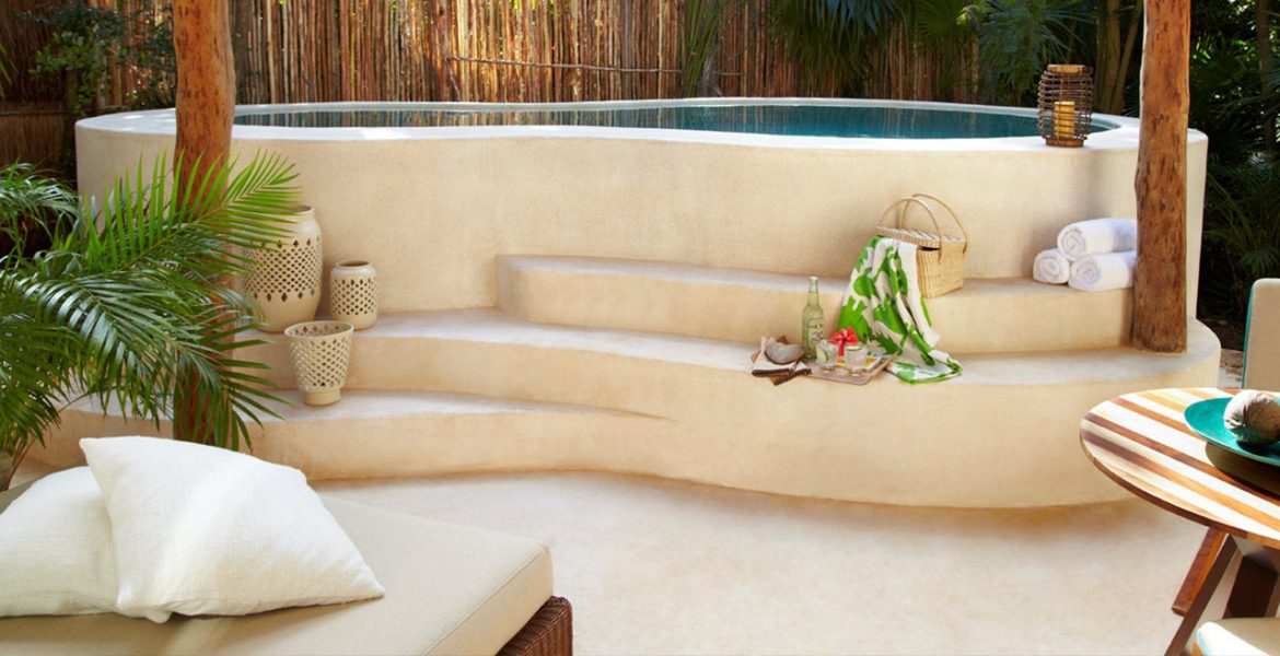 resort-spa-steps-leading-to-tub