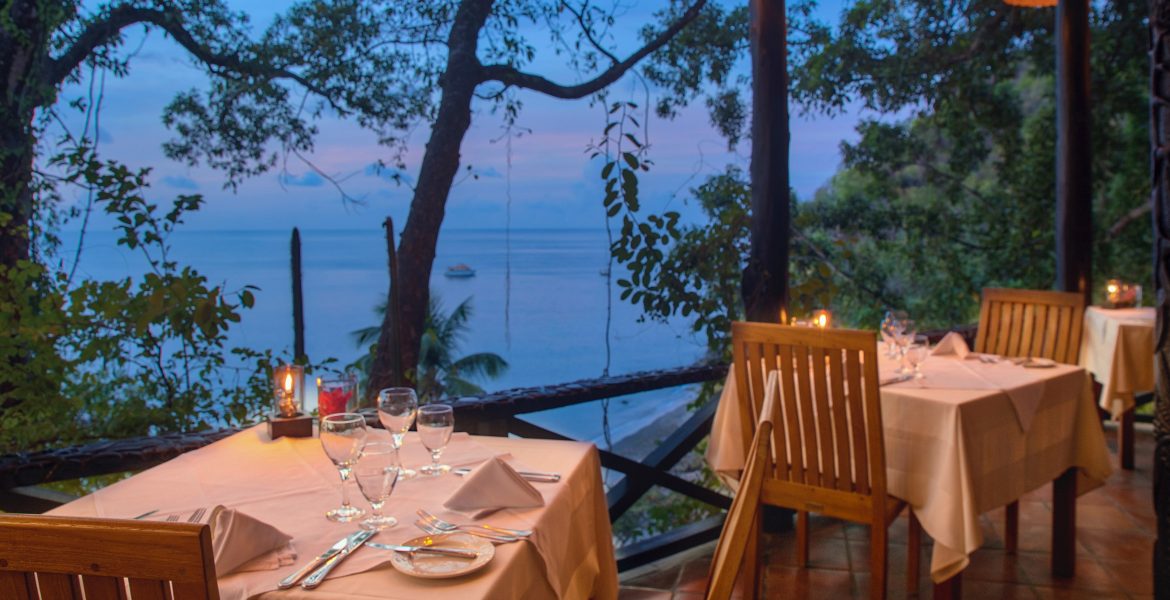 sunset-dining-balcony-overlooking-ocean