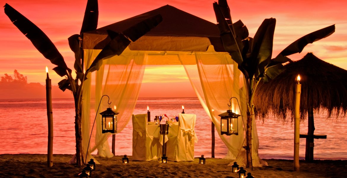 romantic-cabana-beach-sunset