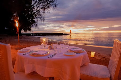 beachfront-dining-cobblers-cove-restaurant