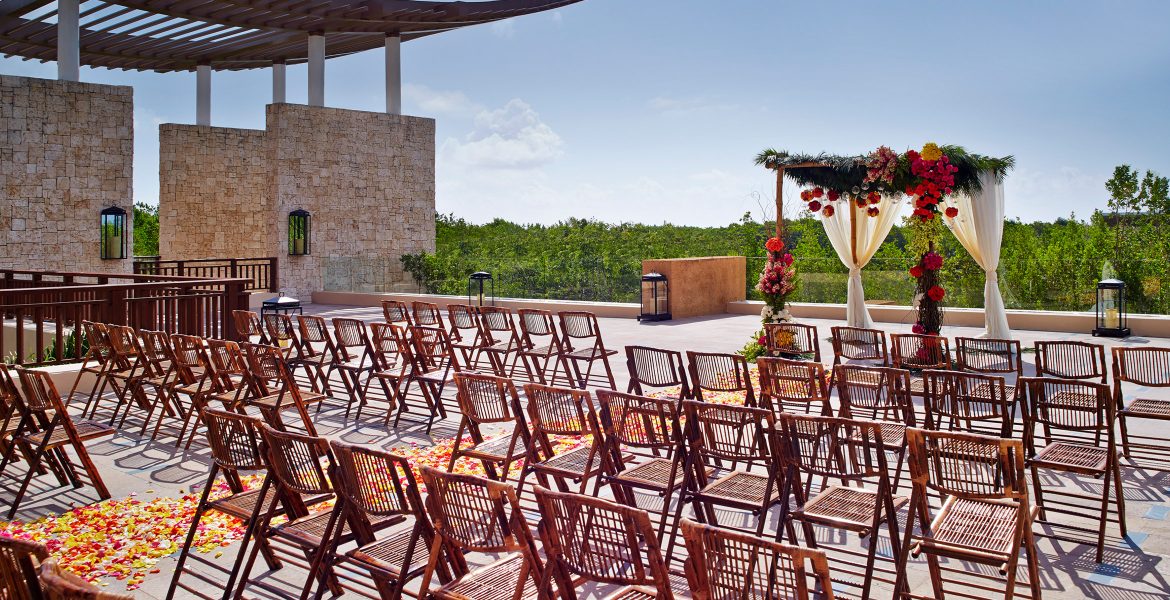 resort-wedding-setup-chairs