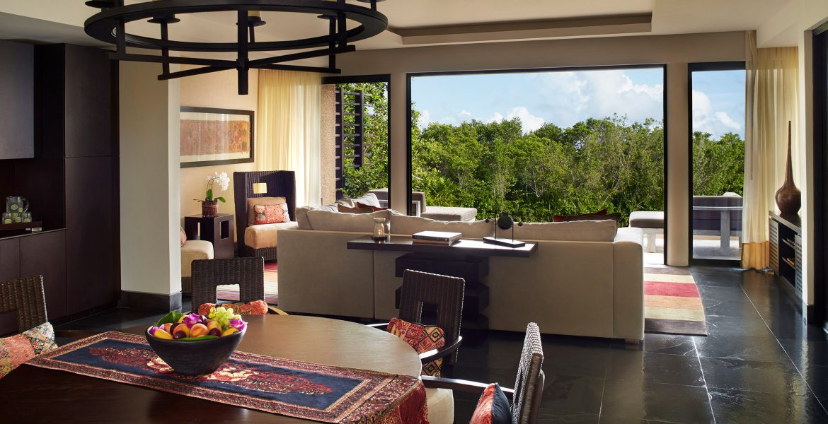 resort-suite-balcony-jungle-sky-view