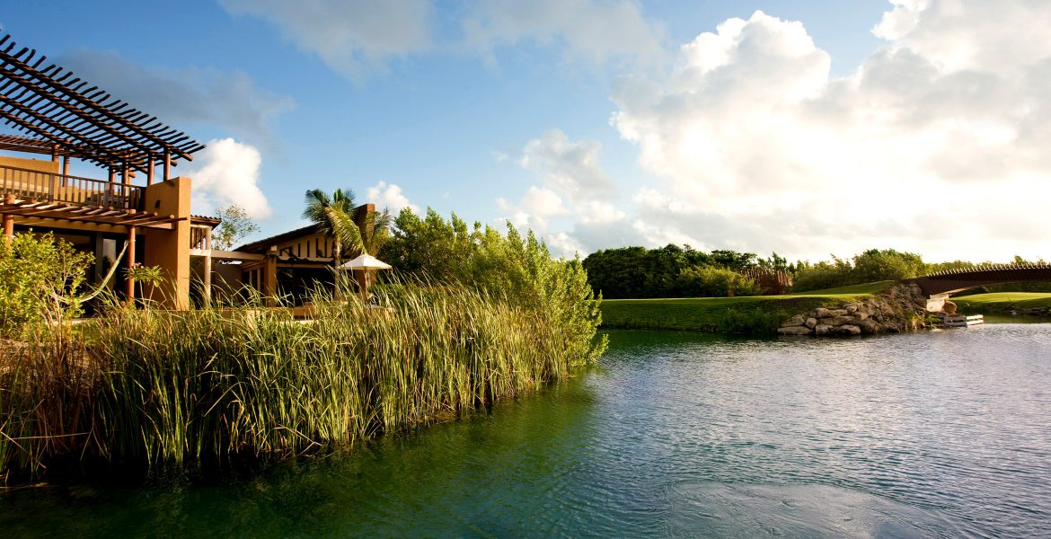 resort-lagoon-access-green-foliage-blue-lagoon