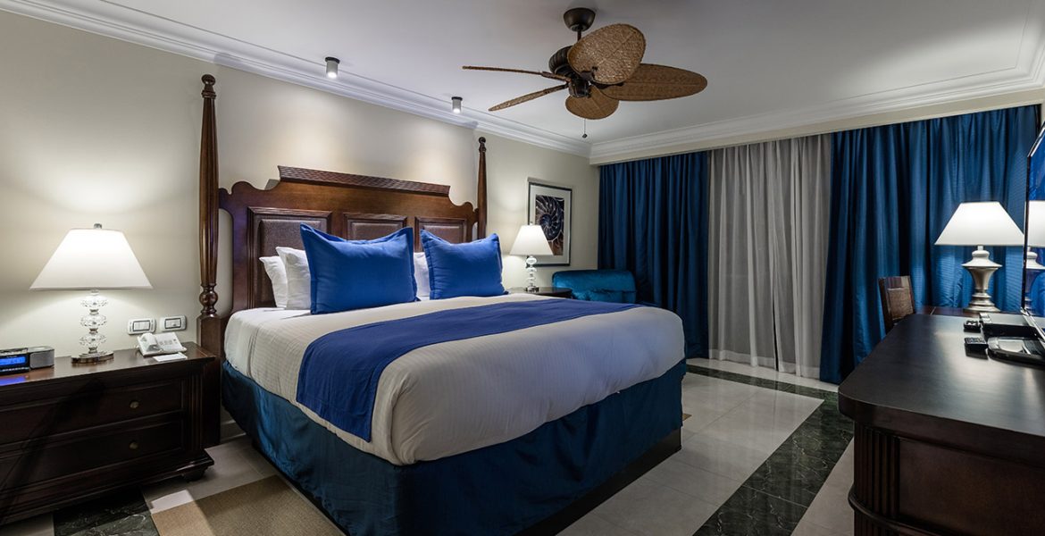 bedroom-suite-barcelo-aruba-hotel