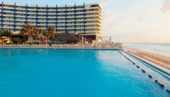 Crown Paradise Club Cancún – All Inclusive