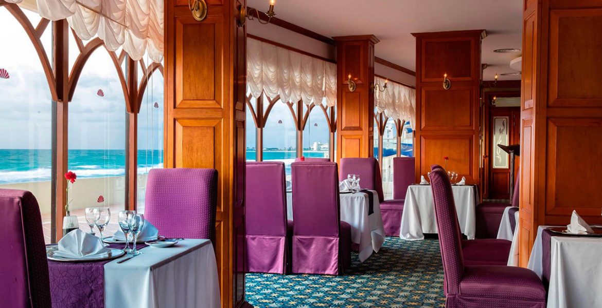 restaurant-dining-facing-ocean-purple-chairs