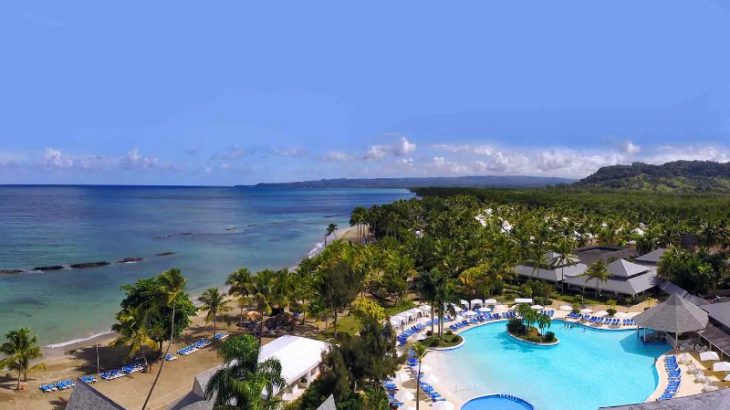 beach-pool-blue-water-resort