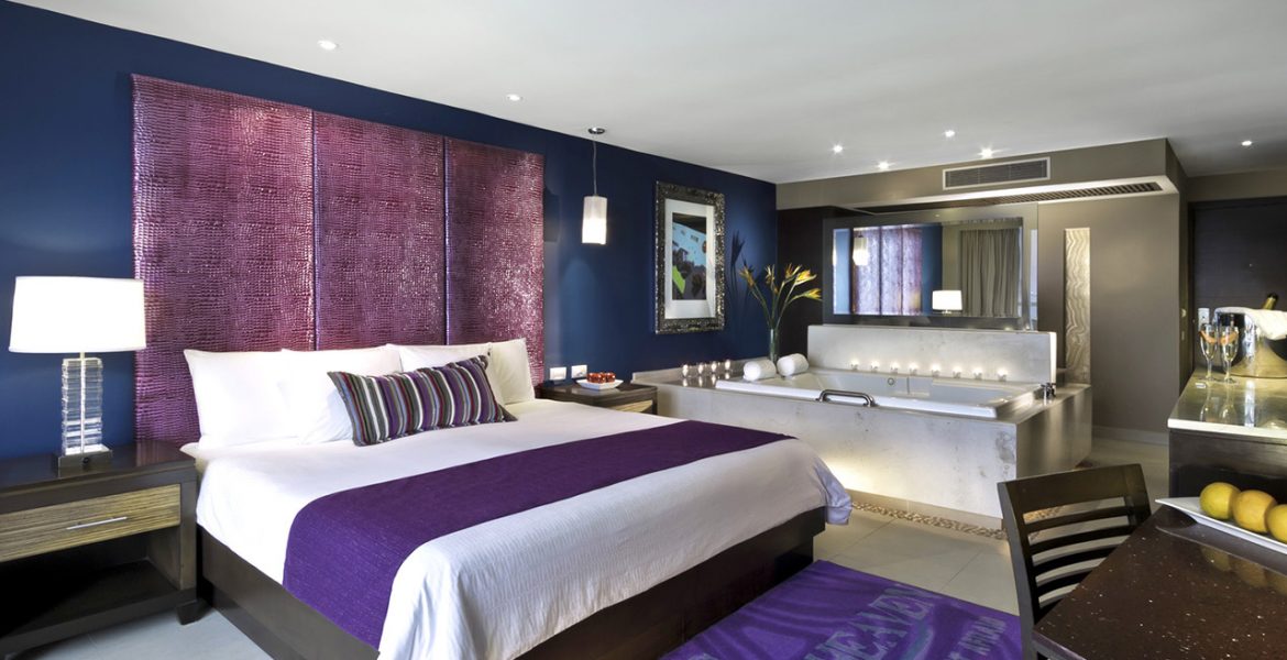 resort-suite-white-bed