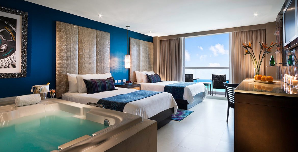 resort-suite-ocean-views-white-bed