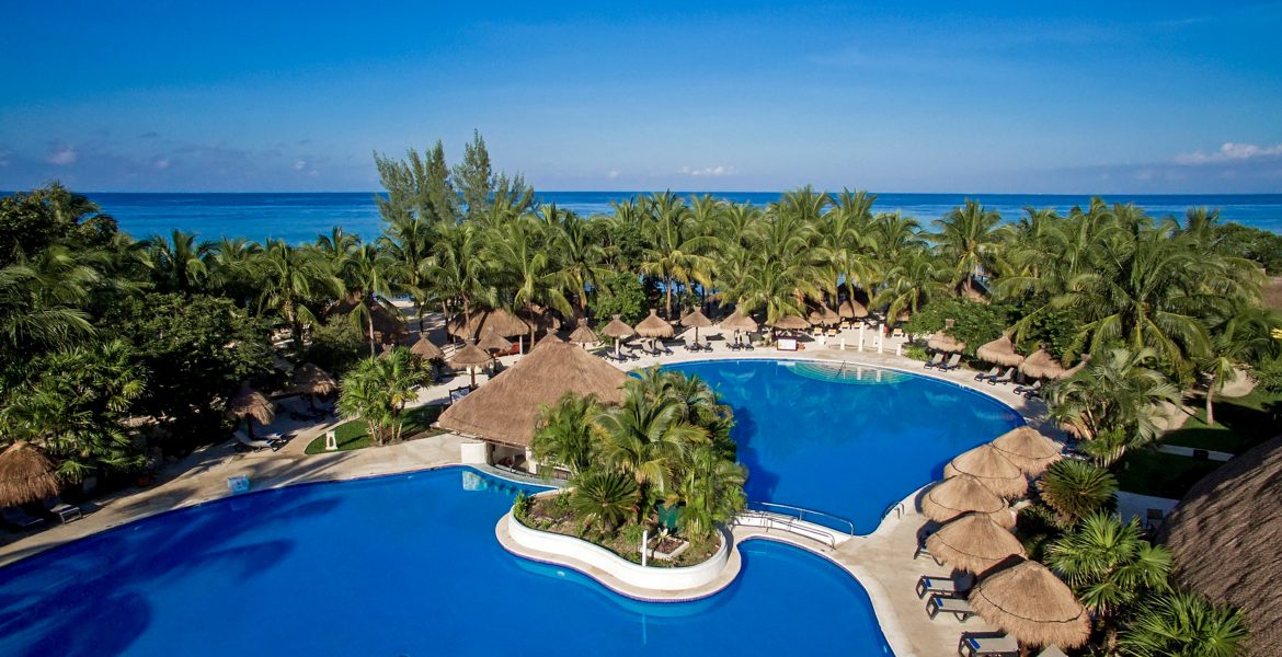 aerial-view-beach-resort-pools
