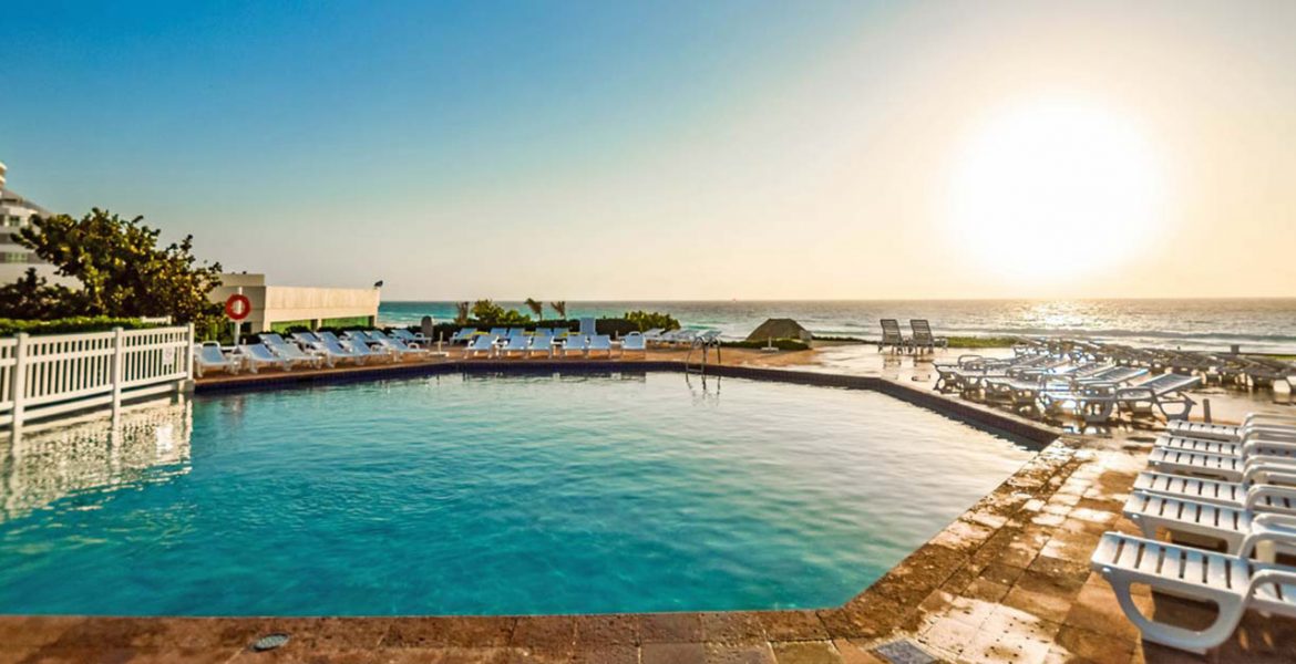 resort-pool-facing-ocean
