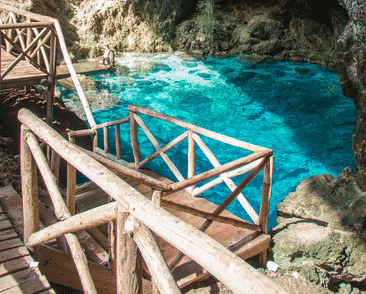 bright-blue-natural-pool-walkway
