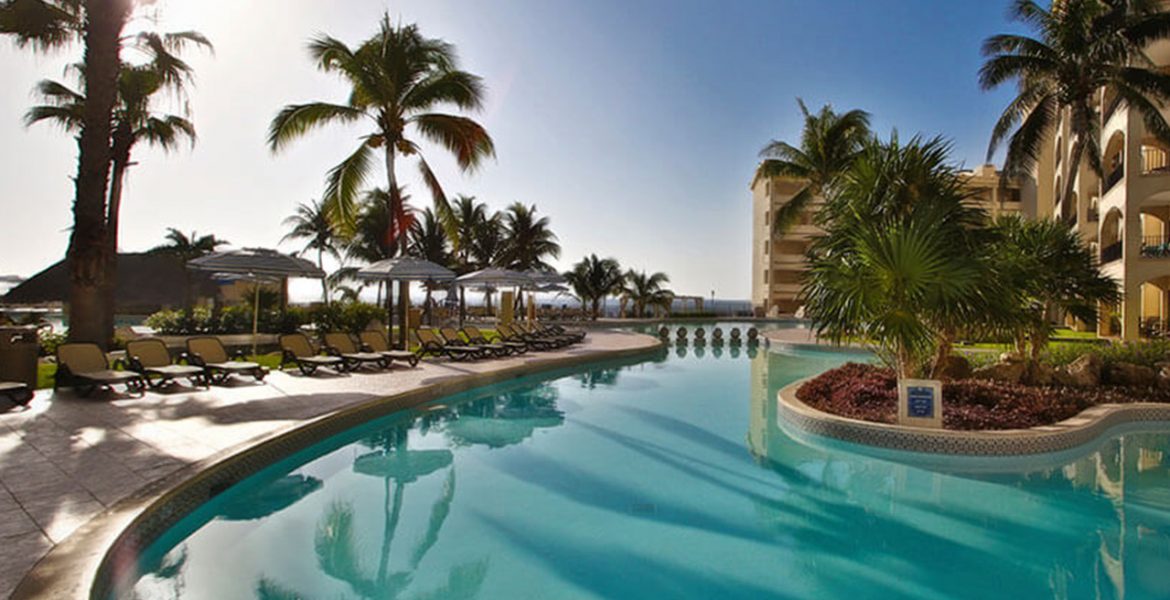 resort-pool-palm-trees