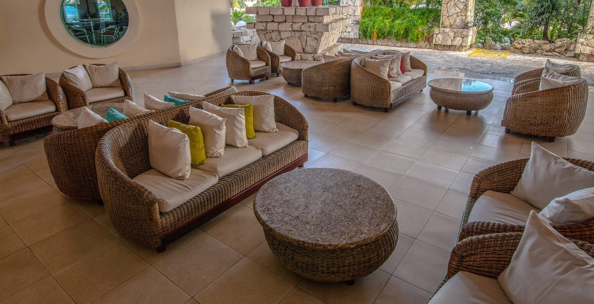 beach-resort-lobby-natural-style-furniture