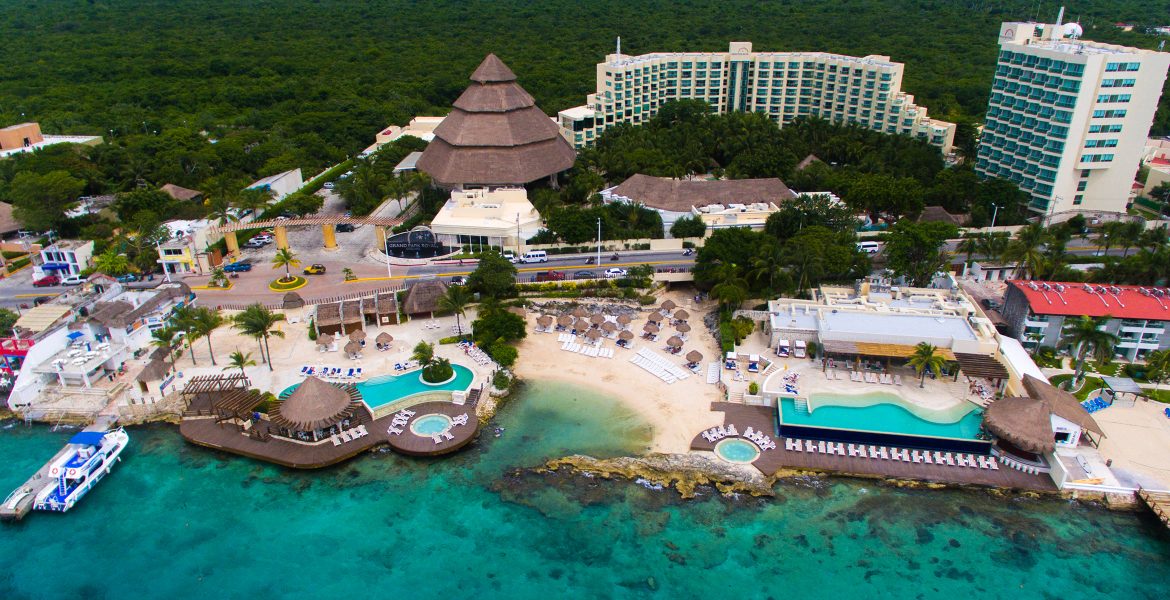 aerial-view-beach-hotel-turquoise-water