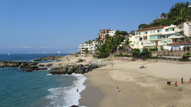 romantic-playa-conchas-chicas-puerto-vallarta-mexico