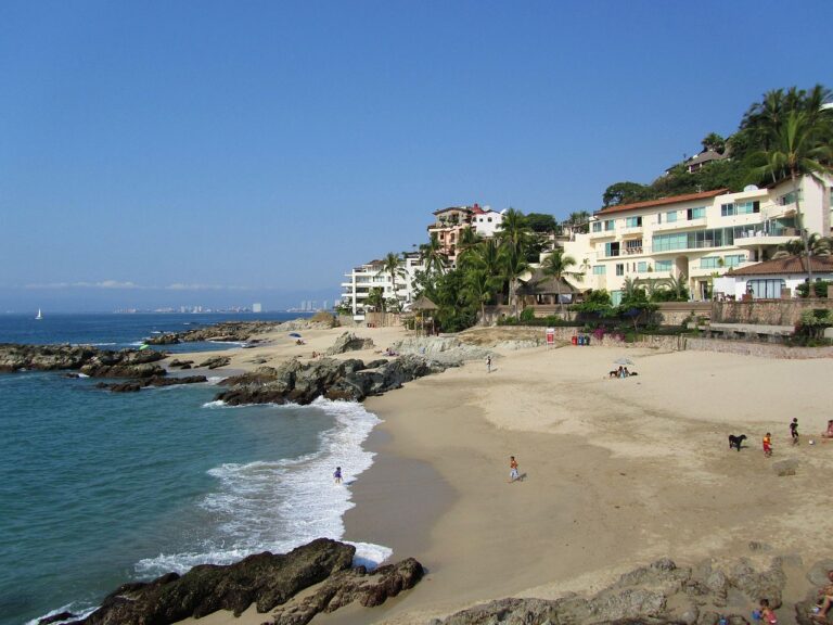 romantic-playa-conchas-chicas-puerto-vallarta-mexico