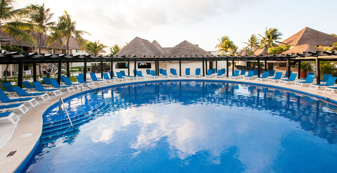 pool-allegro-playacar-beach-resort-playa-del-carmen-mexico