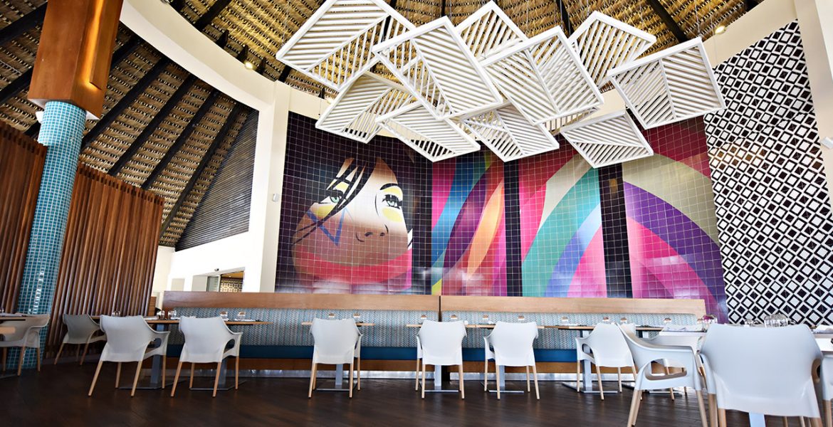 colorful-bar-chic-by-royalton-punta-cana