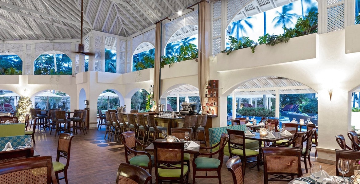 dining-Colony-Club-by-Elegant-Hotels