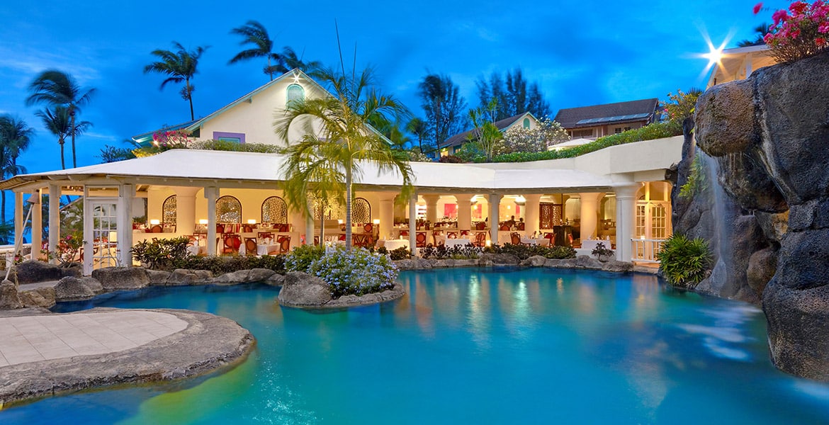 pool-Crystal-Cove-by-Elegant-Hotels