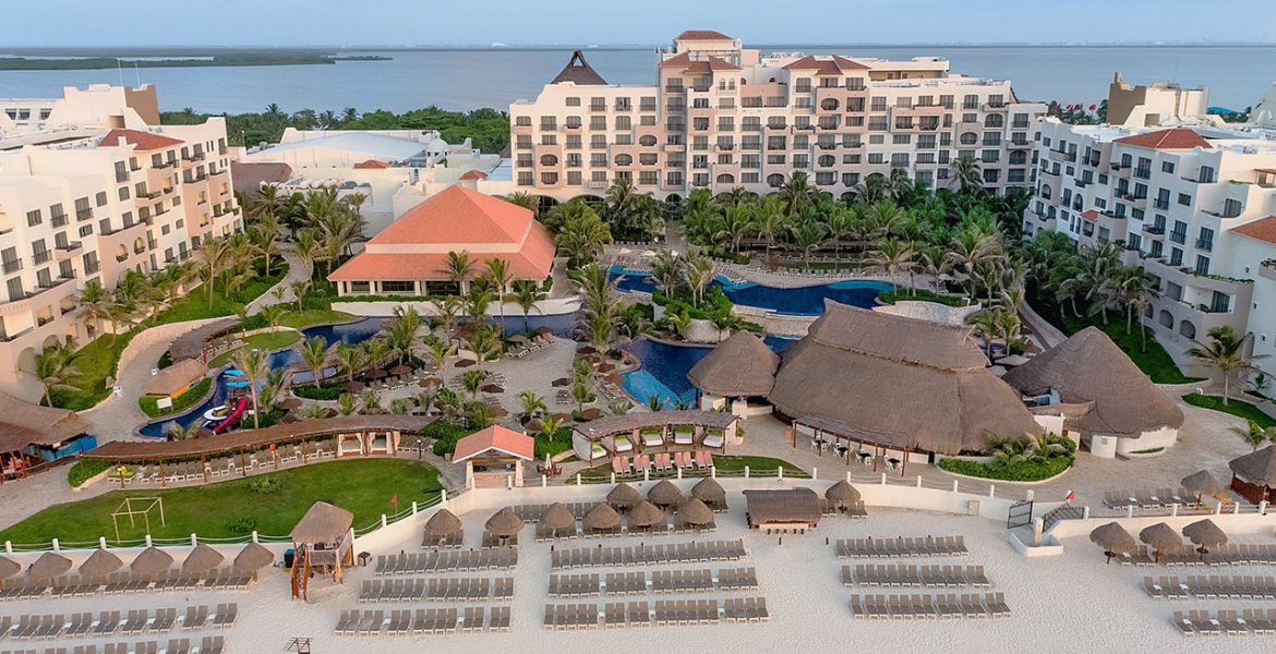 aerial-view-fiesta-americana-condesa-cancun-beach-hotel