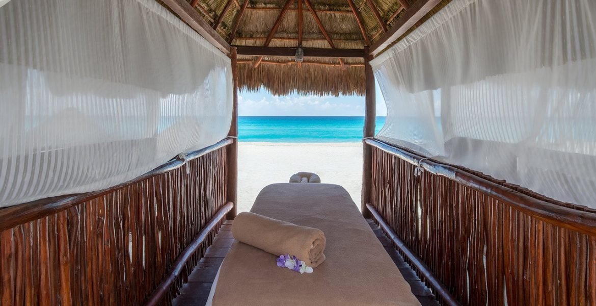 massage-table-on-beach-fiesta-americana-condesa-cancun-beach-hotel