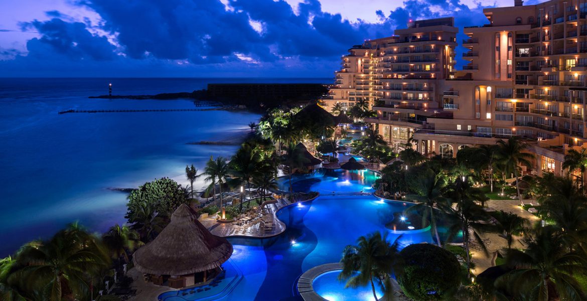 aerial-view-nighttime-grand-fiesta-americana-coral-beach-cancun
