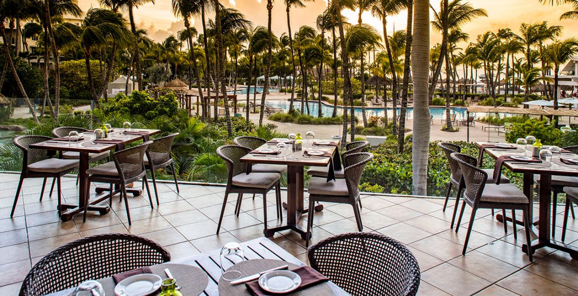 sunset-dining-Hilton-Aruba-Caribbean-Resort-Casino