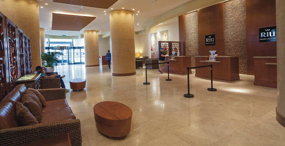 lobby-riu-palace-antillas-aruba