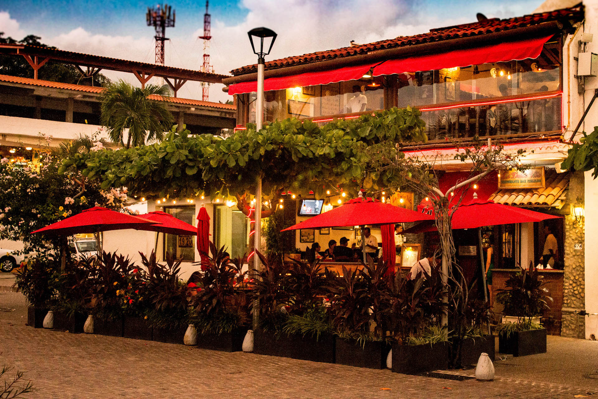 entrance-restaurant-dining-umbrella