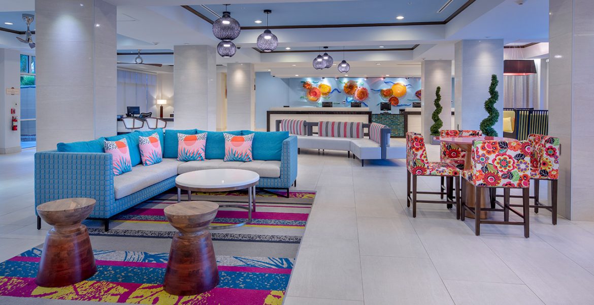 sitting-area-marriott-aruba-ocean-club-beach-hotel