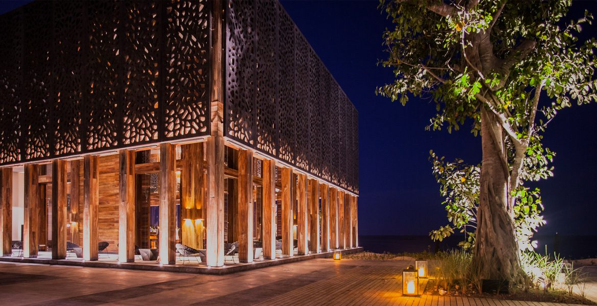 artsy-building-nighttime-nizuc-resort-spa-cancun-mexico