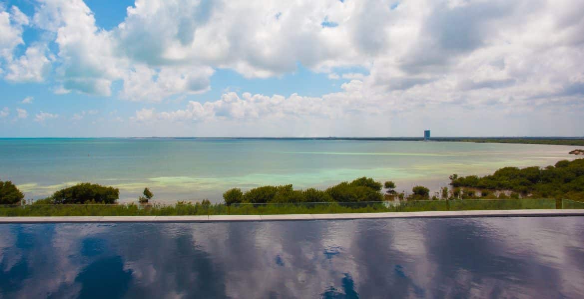 infinity-pool-nizuc-resort-spa-cancun-mexico