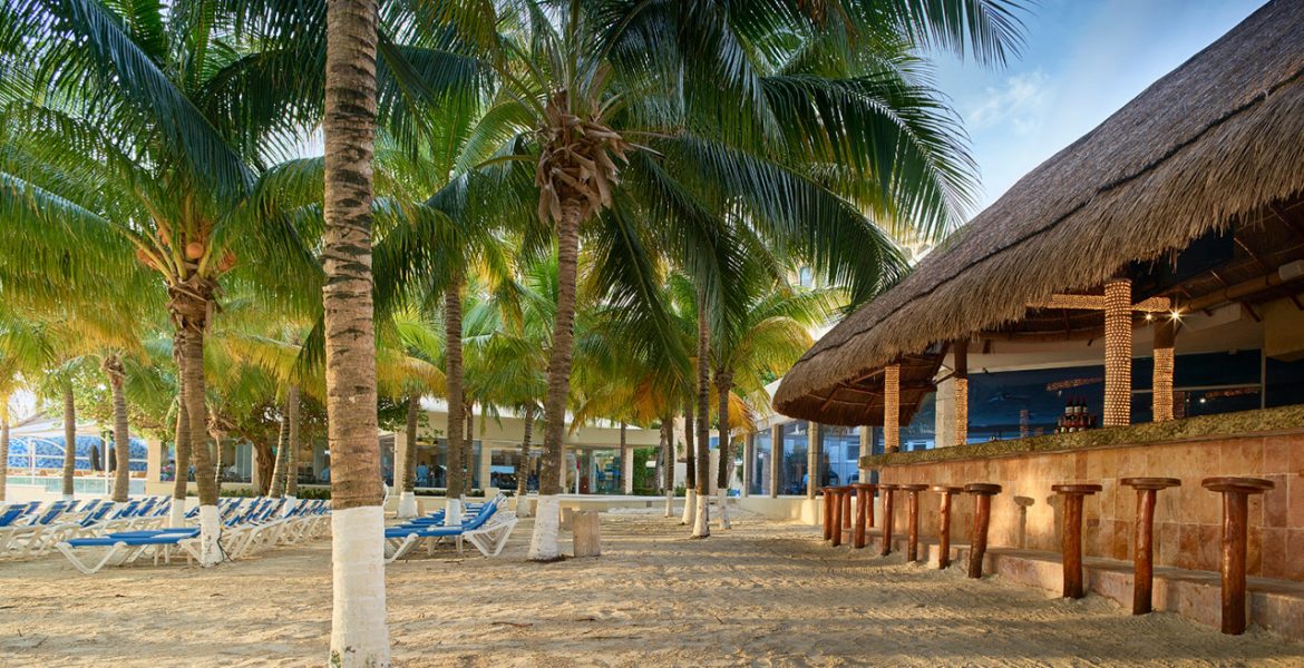 beach-area-occidental-costa-cancun-beach-resort